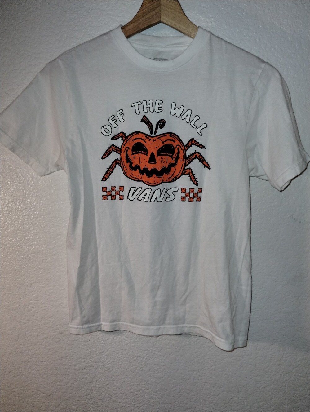 VANS T-shirt sz M (10-12) Jack-o'-lantern Spider Graphics White 100% Cotton